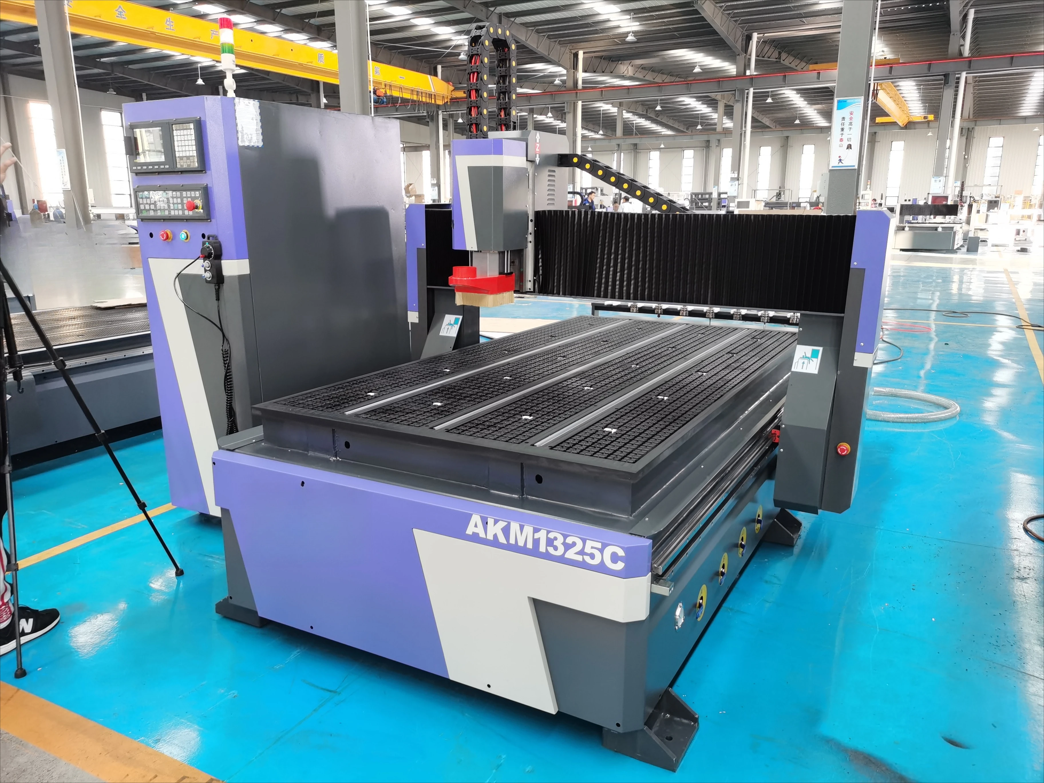 Full Automatic ATC Wood CNC Router Machine 1325 Mach3/NC Studio Control 3-Axis for Pump MDF Panel Cutting Linear Tool
