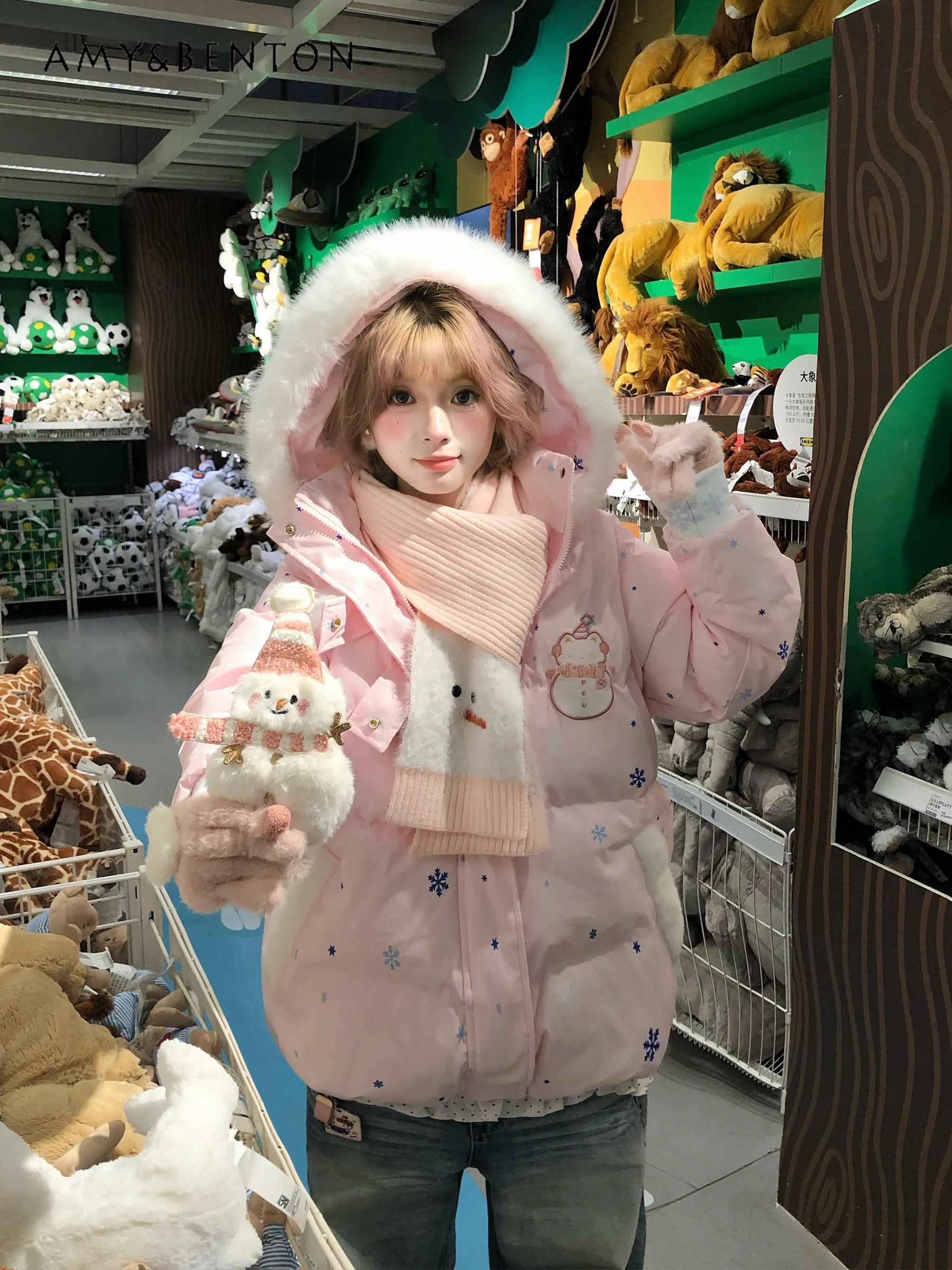 

Winter New Women's White Pink Blue Snowflake Print Cute Snowman Appliqué Thickened Fur Collar Hooded Cotton Jacket