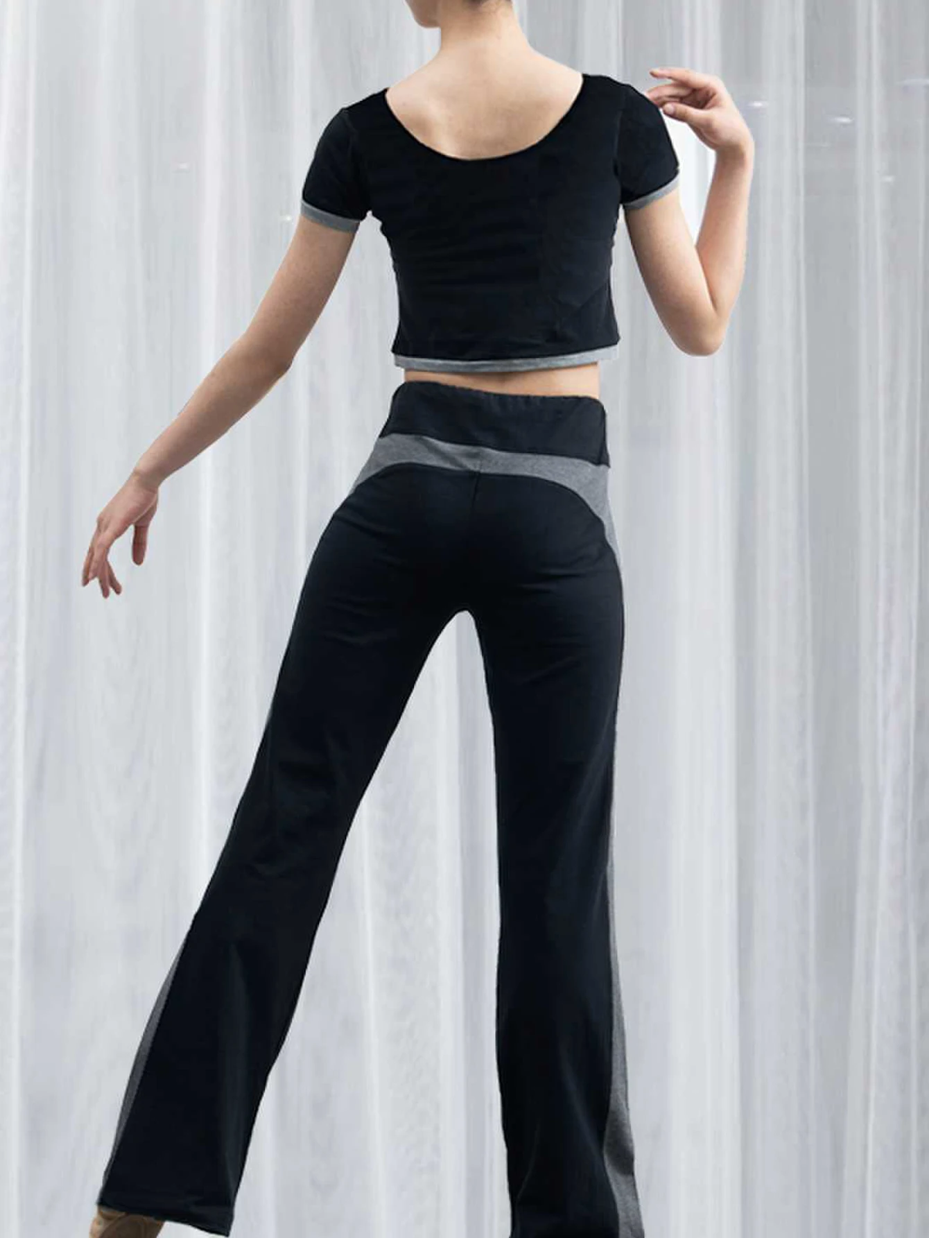 Leggings dritti casual a tutta lunghezza Pantaloni a vita media Comodo design di base Abbigliamento inferiore da donna Leggings alla moda