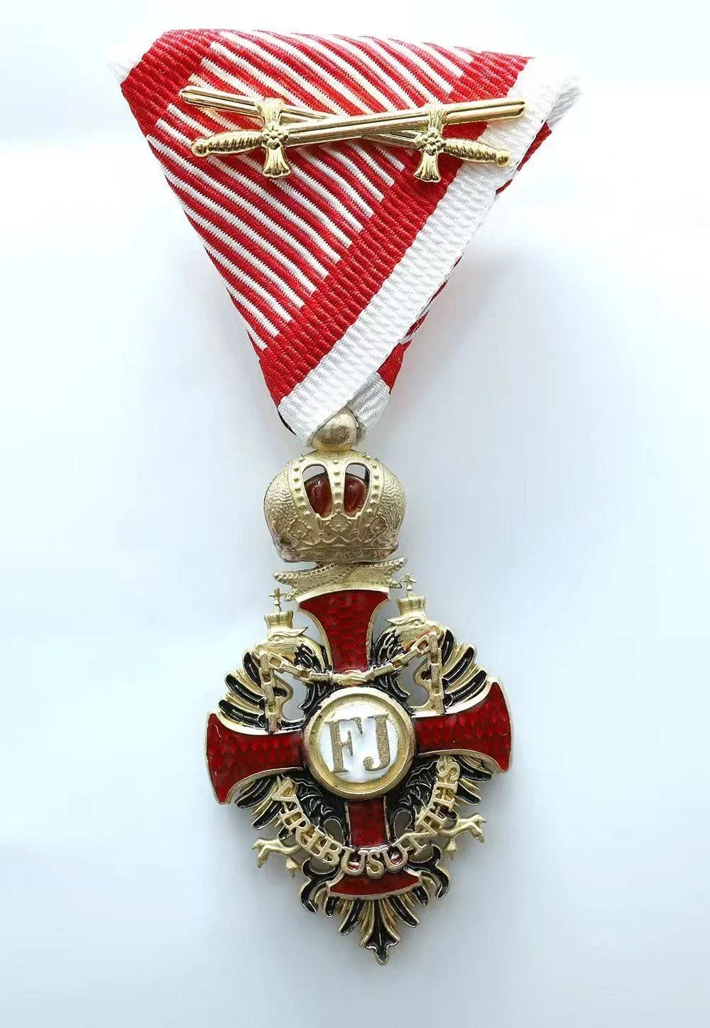 التاج الإمبراطوري النمساوي المجر ميريت كروس فرانز جوزيف الأول ميدالية ريبيلكا