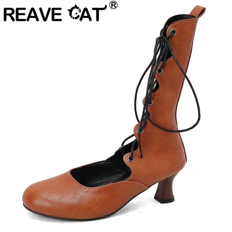 

REAVE CAT Модные женские сапоги до середины икры с круглым носком, необычные каблуки 6 см, на шнуровке, большой размер 48 49 50, винтажные летние женские ботинки для отдыха