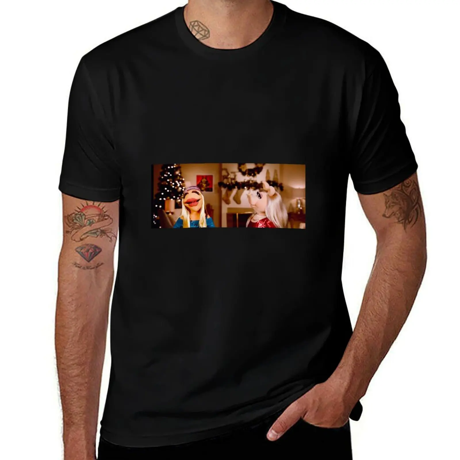 Miss Piggy and Janice celebrate Christmas T-Shirt Plus Size Loose Short Sleeve Top