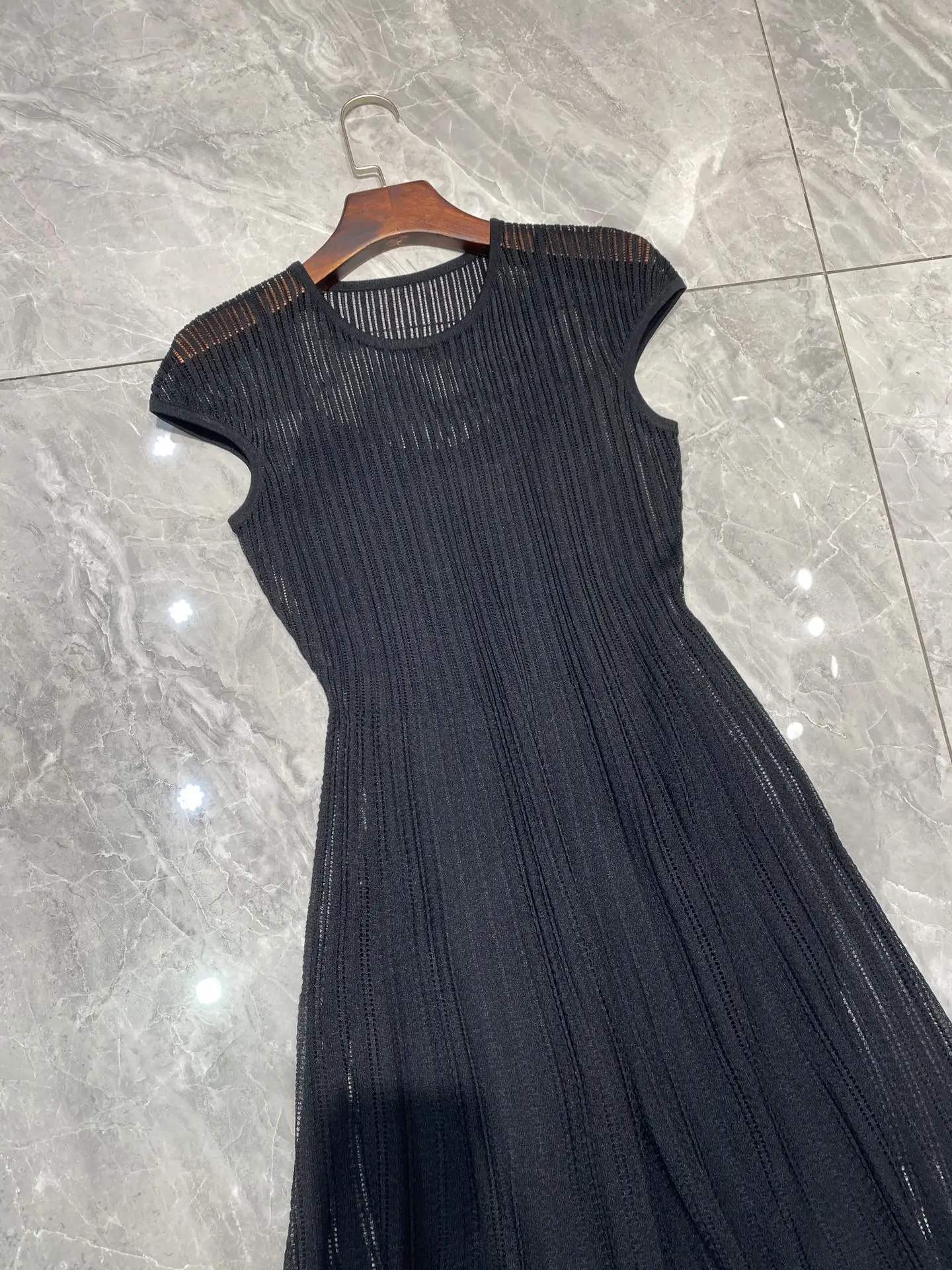 11.21 Women Simple Fahion Solid Color O-Neck Hollow Out Sheer Slim Elegant Pleated Knitted Dress With Strap Lining