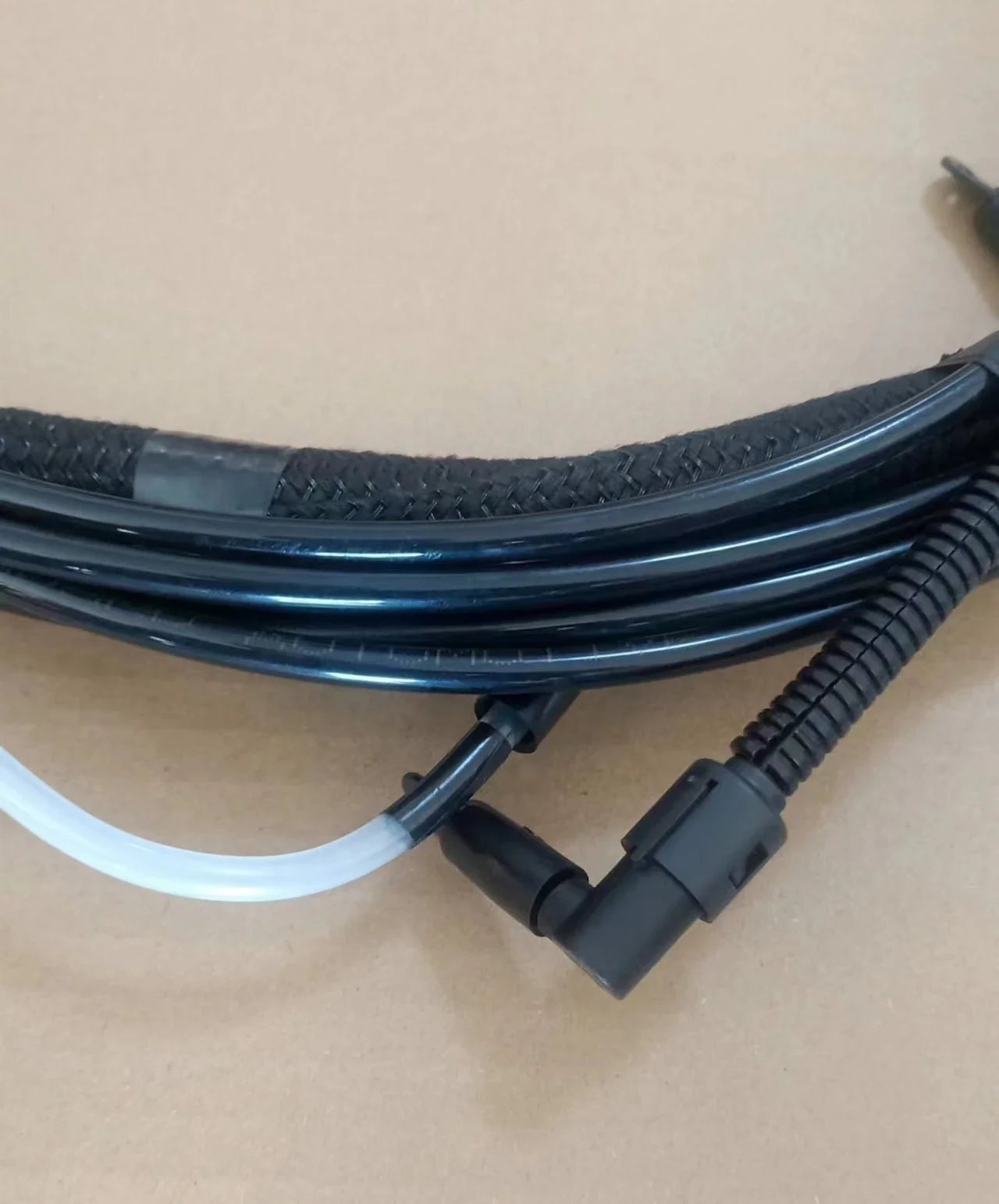 Passend für 2012-2014 Jeep Grand Cherokee Luftfederung kompressor leitung 52124932ae