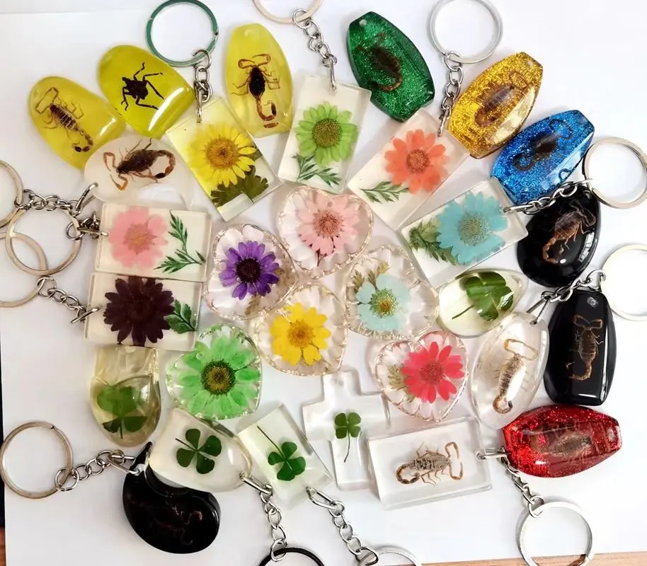 

90 pcs Trendy Exquisite Real Four Leaf Clover sunflower insect keychain High Quality Jewelry ymm