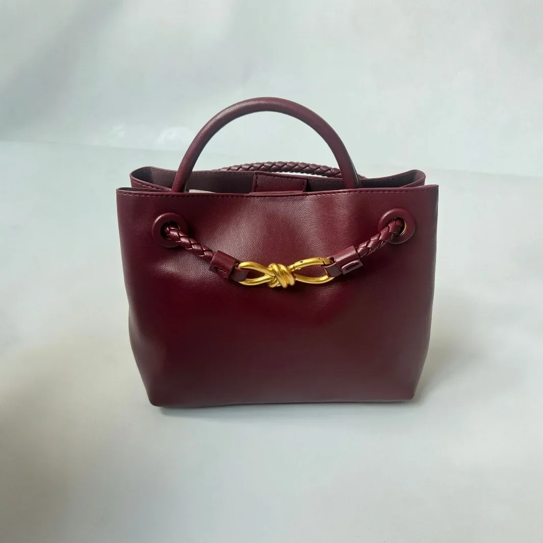 Andiamobow Classic Woven Large Capacity Commuter Handbag Tote Bag Factory Stock New Arrival 24Autumn/Winter