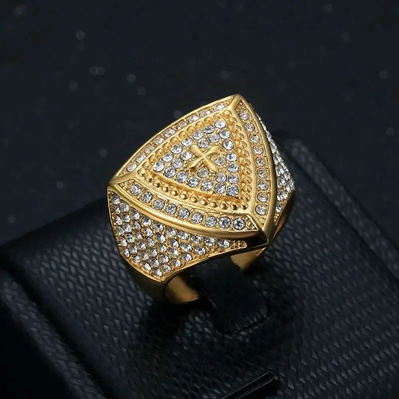 Men's Stainless Steel Vacuum Gold-Plated Triangular Cross Ring - Fashionable Accessory for Modern Gentlemen