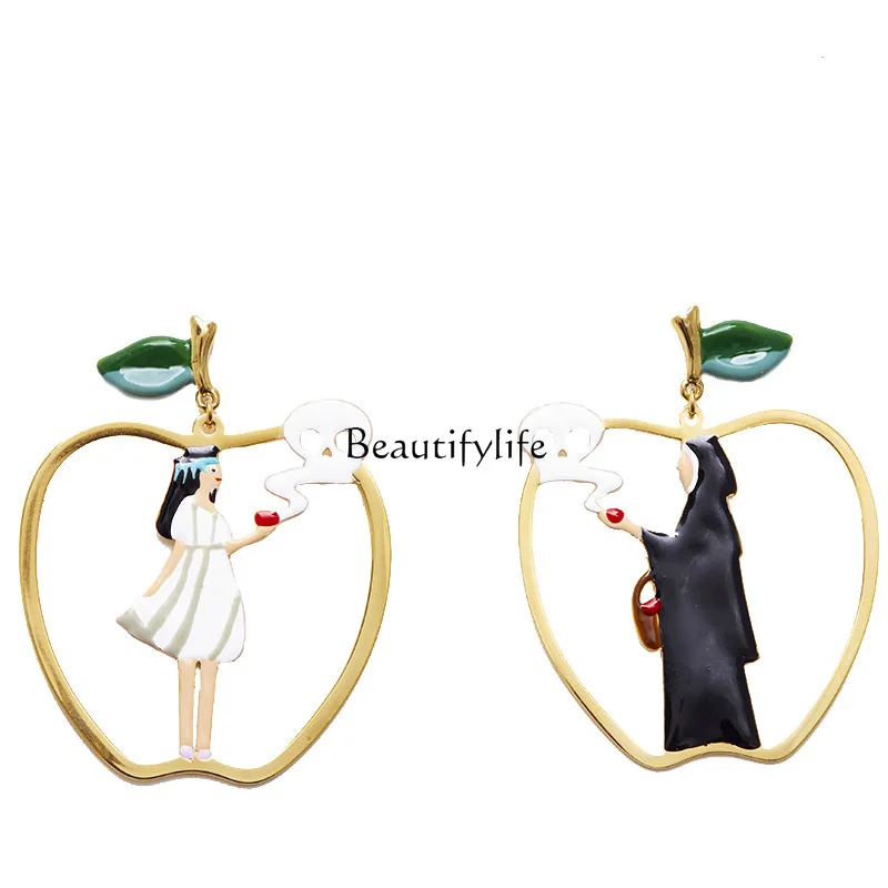 

Enamel glaze hollow apple earrings European and American hipster temperament stud earrings earrings accessories