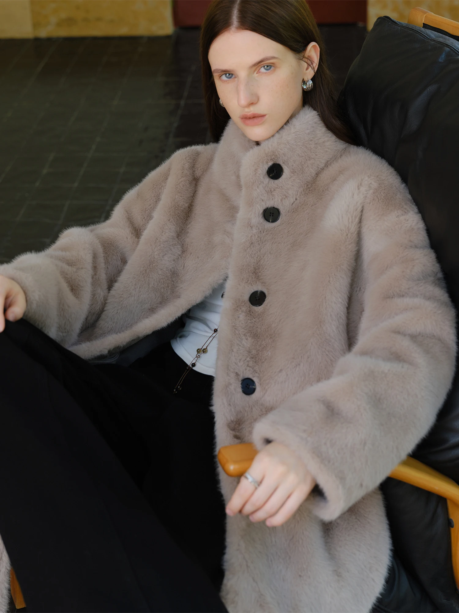 ZIQIAO الكورية نمط الوقوف طوق فو المنك معطف للنساء 2025 شتاء جديد نمط فو الفراء معطف دافئ لينة مريحة الشارع الشهير #3