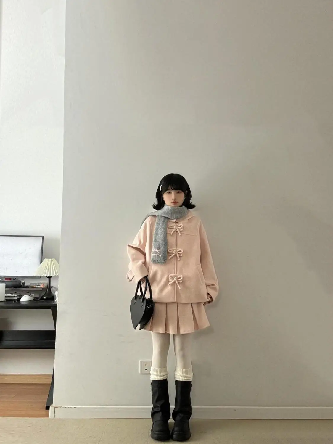 

Зимне-весенний новый комплект в стиле преппи: милый свитшот с капюшоном и бантом + плиссированная мини-юбка, 2 предмета, женские наряды, костюмы Y2K