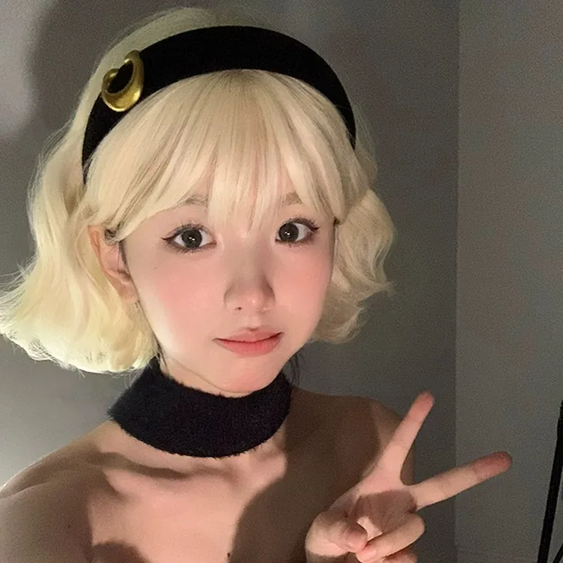 Natural Fluffy  Platinum‑Gold Short Curly Bob Full Wig Heat‑Resistant Synthetic Wig for Daily Looks Party Cosplay Photography