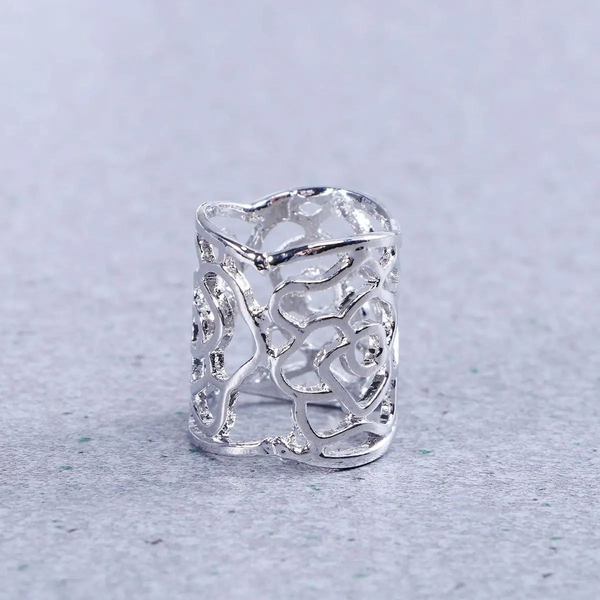 

Scarf Buckle Hollow Out Silk Jewelry Gift Box Mum Daughter Plated Filigree Tube Ring Slide Accessories Pin