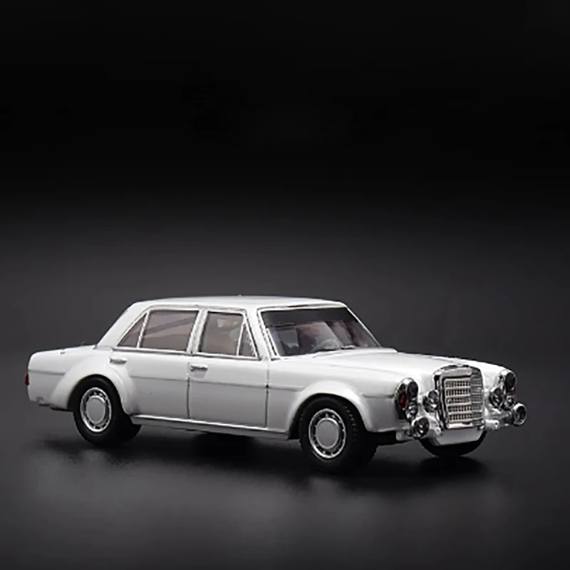 

BSC 1:64 4-го поколения S-класса из сплава, классическая модель автомобиля, красная свинья 300SEL W109, имитация готового продукта, коллекция хобби, подарок