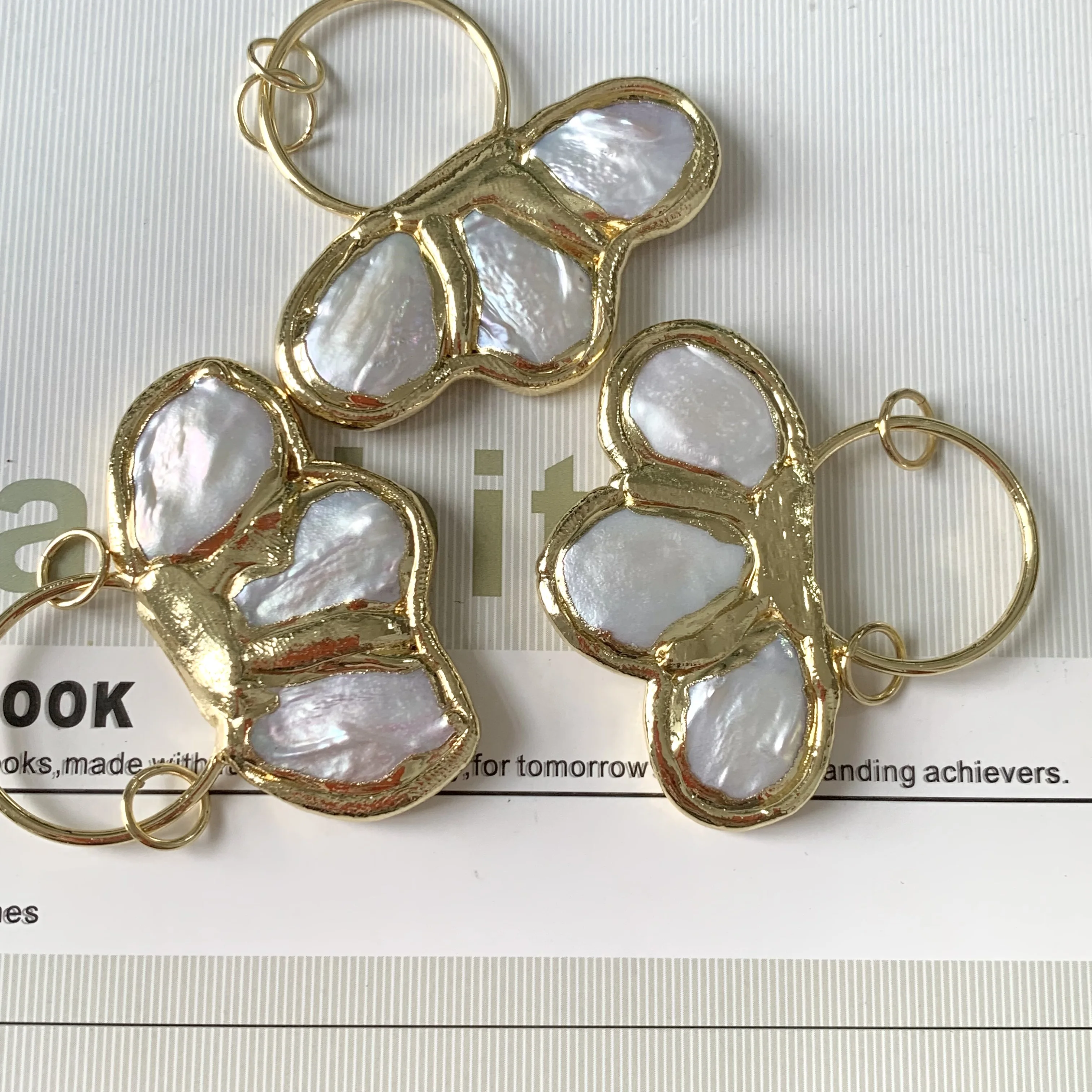 

WT-JP386 Fashion Women Gorgeous Triple Natural Freshwater Pearl Assemble With Big Ring Statement Pendants Jewelry