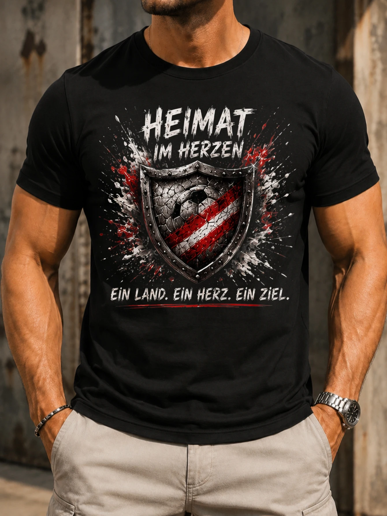 Футболка унисекс Heimat Im Herzen с эффектом потертости, с австрийской полосатой текстурой, красными вкраплениями и ярким лозунгом для болельщиков.