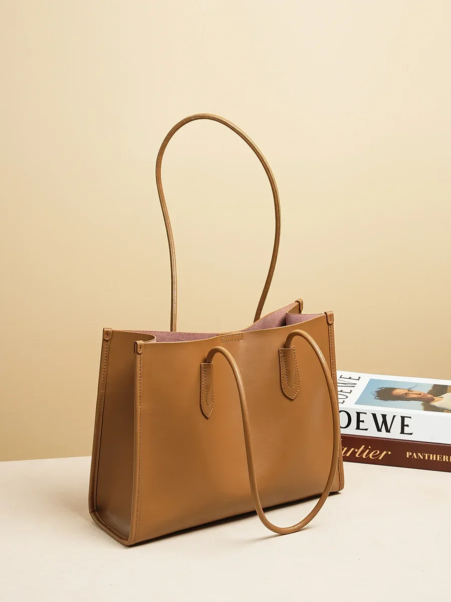

2024 new commuter tote bag women ins hot style women's genuine leather large capacity high-end shoulder bag