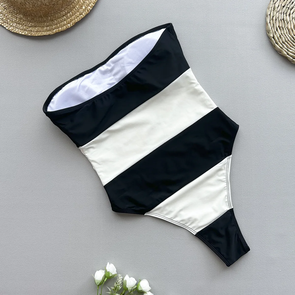 2024 One-piece Swimsuit Women's European and American Bikini New Women's Sexy Striped Swimsuit Bikini