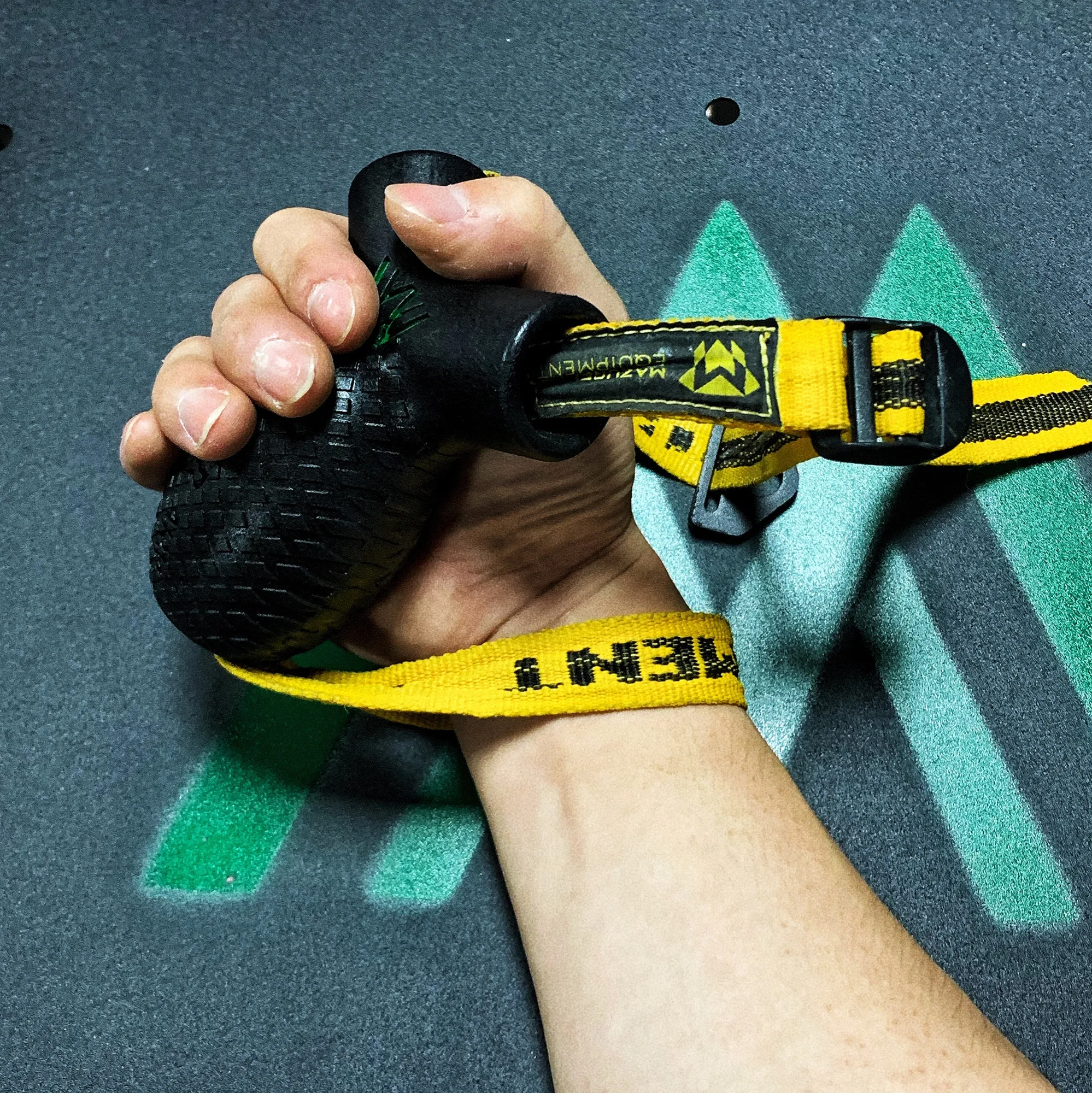 Y-shaped handle strap/thumb rotation, front tiger mouth, forearm grip, wrist strength, fighting wrist, breaking wrist Trainer