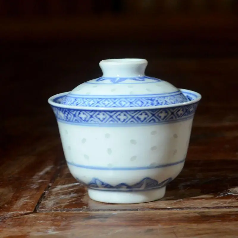 Jingdezhen antique blue and white exquisite porcelain gold painted porcelain factory tea settwo piece small lid bowl tea bowl