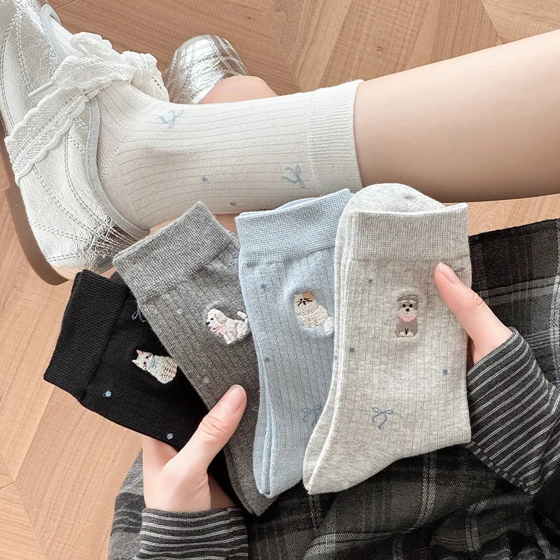 5 paires de chaussettes mi-mollet brodées de chiot de dessin animé mignon, ensemble de chaussettes longues pour filles, chaussettes amples en coton blanc d'automne Kawaii de haute qualité