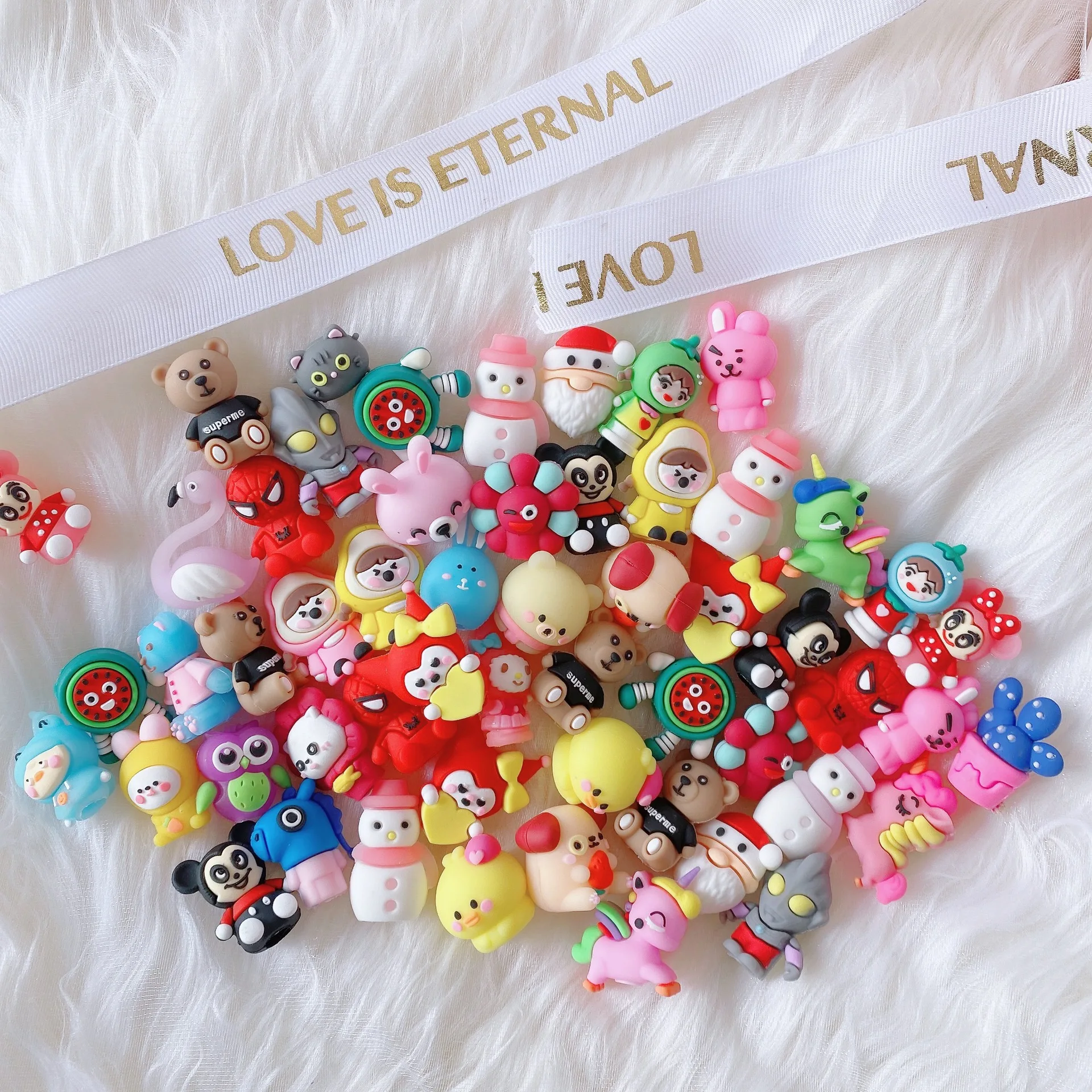 

Random Pvc Soft Rubber Cartoon Mini Three-Dimensional Figurines Student Fun Stationery Pen Tips Pen Caps Pencils