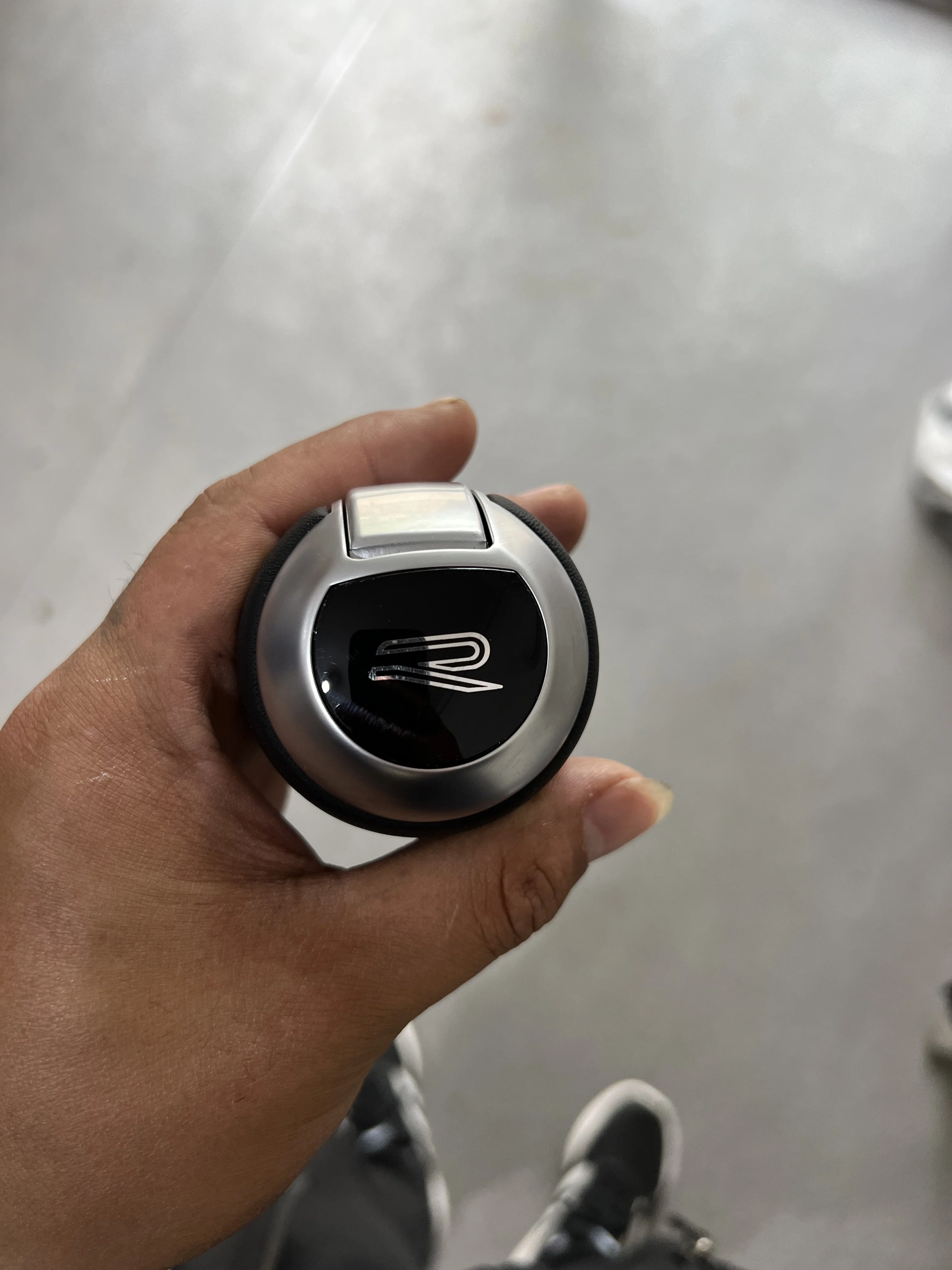 

Suitable for Audi shift handball A3Q3A4LA5A6LA7Q5GTICC Golf gear lever Shangku RS gear head