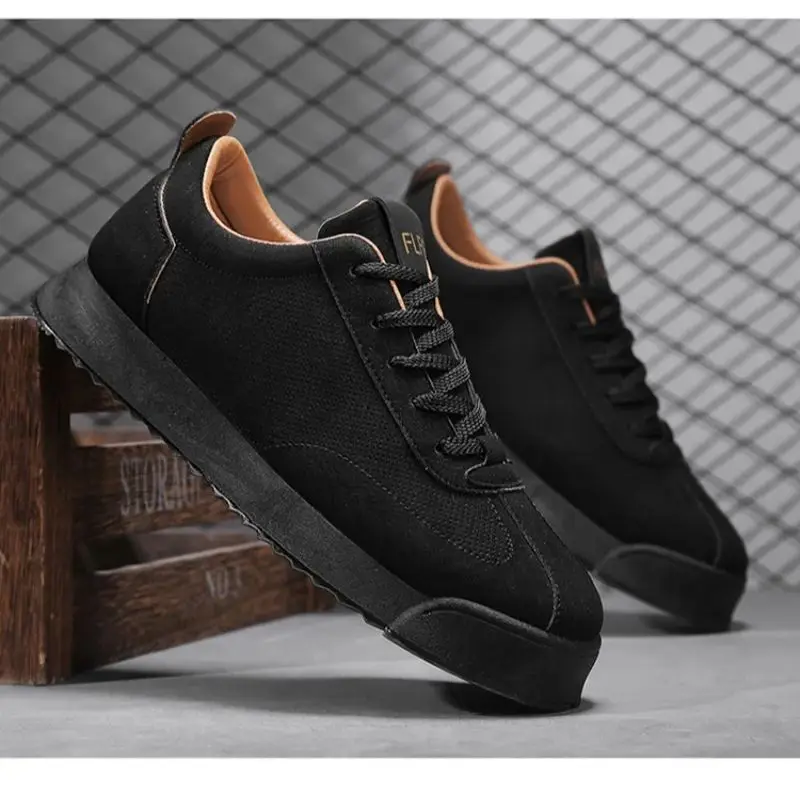 

Men's Large-Sized Casual Running Shoes Leather Surface Anti-Slip Thick-Soled Versatile Youth Sports Footwear for Autumn