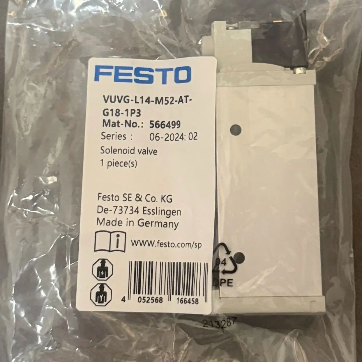 

1PC solenoid valve VUVG-L14-M52-AT-G18 1P3 566499