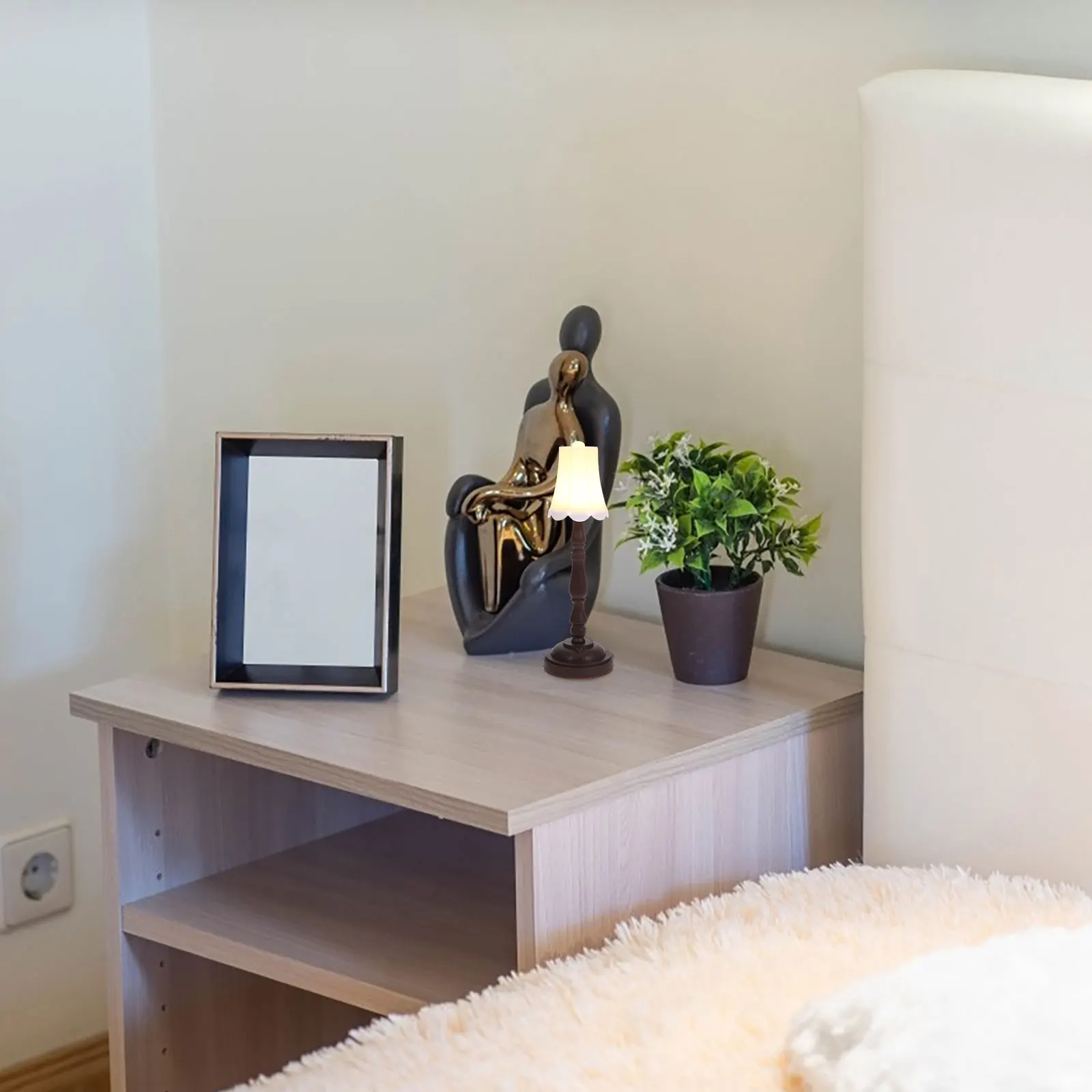 

2pcs Light Vintage Decor Bedside Table Lamp Creative Bedroom Warm Coffee Color Plastic Material