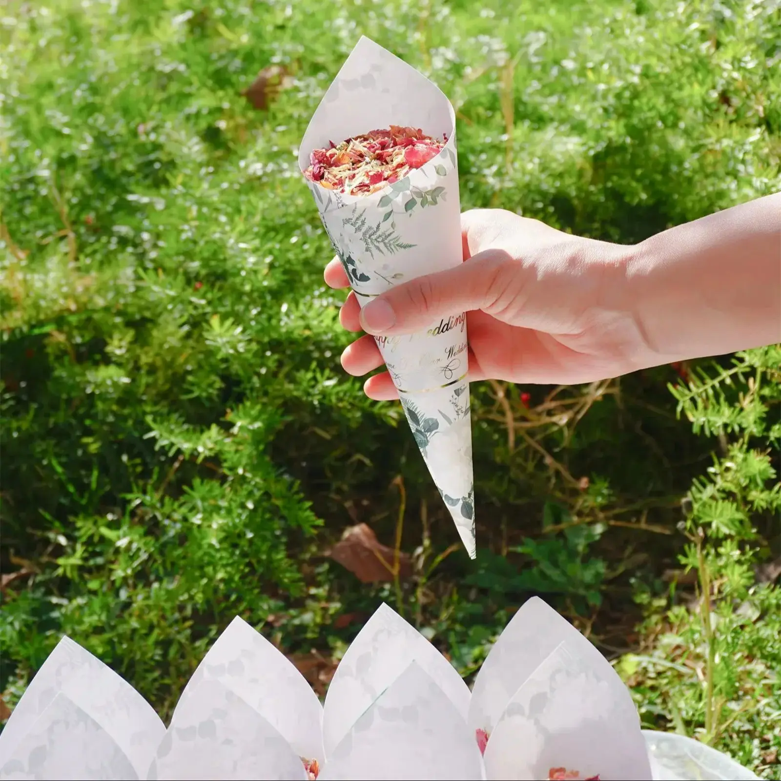 

Романтический свадебный набор конфетти, 25 шт., свадебный мешок для конфетти/белые бумажные свадебные конусы «сделай сам» и лепестки/пелатиновый конфетти/Биоразлагаемый