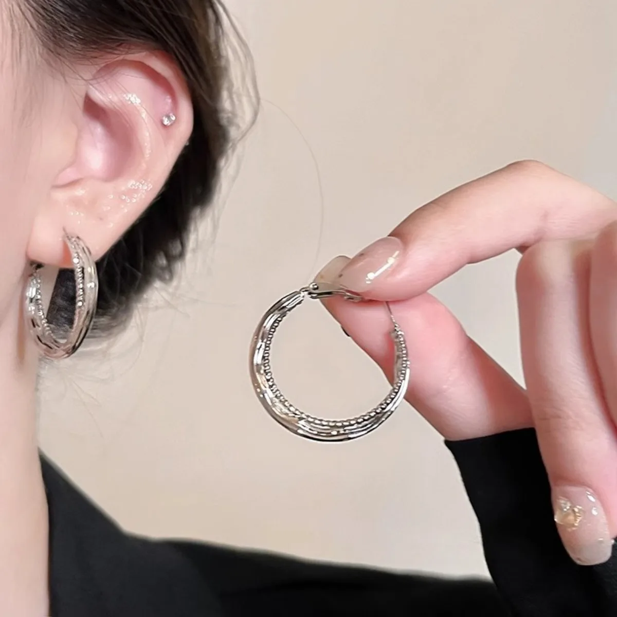 Womens Silver Twisted Hoop Earrings Sparkling Rhinestone Fashion Jewelry for Daily Wear Party Gift