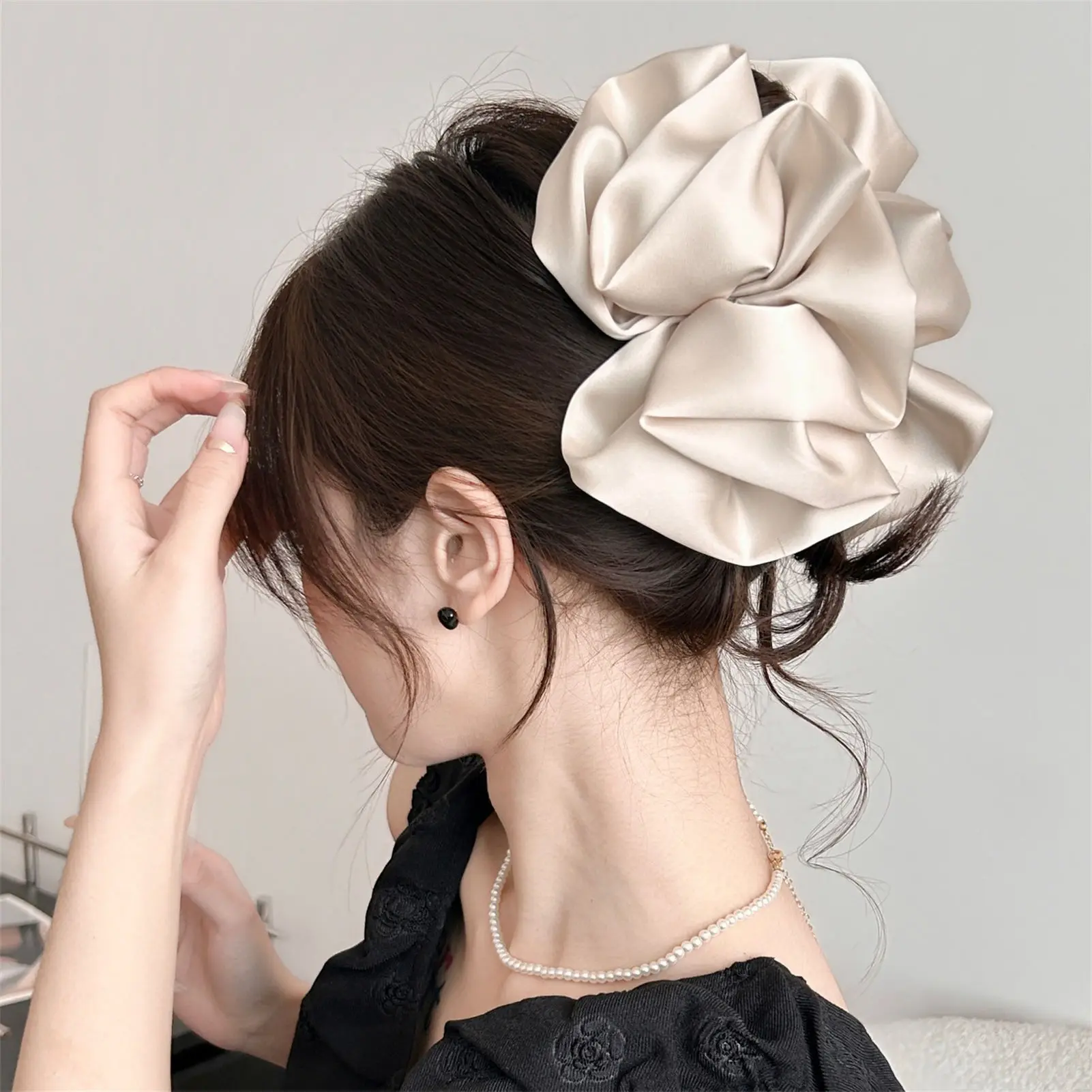 1pc Satin Fabric Shark Clip For Daily Wear Cloud Bubble Hair Claw Korean Style Durable Ponytail Holder Hair Clip Fashion Hairpin