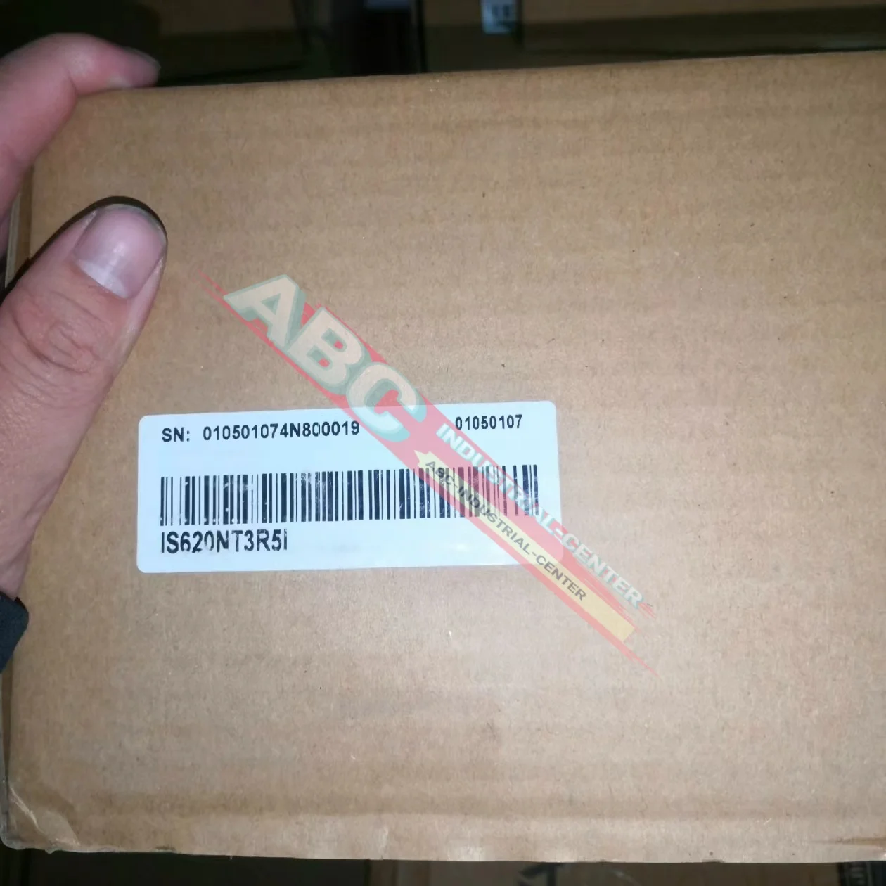 محرك سيرفو IS620NT5R4I IS620NT8R4I جديد في الصندوق