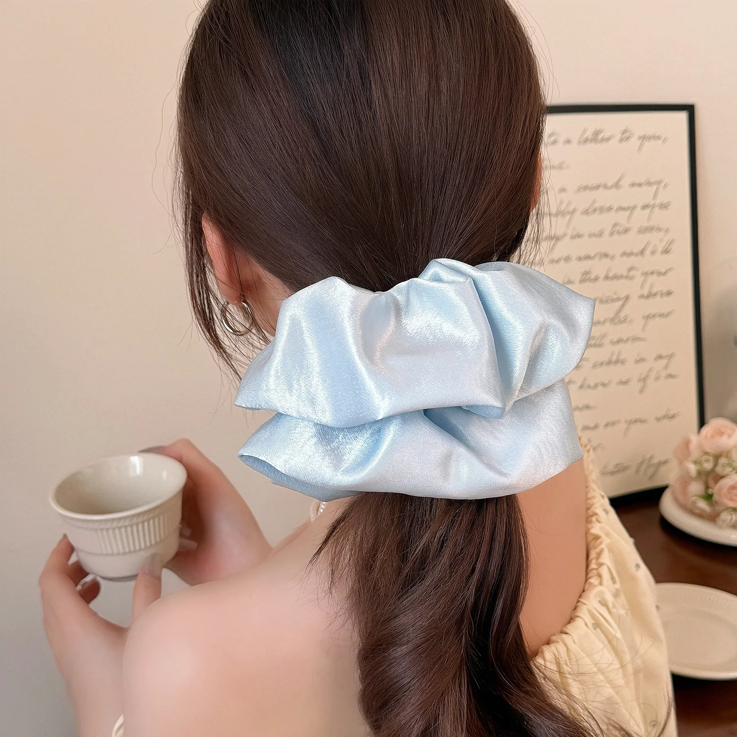 

Elegant Satin Pearl Texture Scrunchies Solid Color Hair Ties Korean Fashion Hair Bands For Women Luxury Temperament Hair