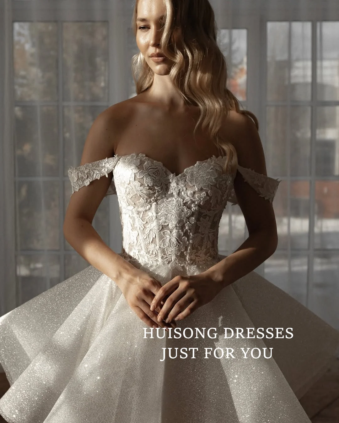 

HUISONG Customized Short Wedding Dresses Off the Shoulder Lace Appliques Beach Mini Bridals Gowns Wedding Party Dress