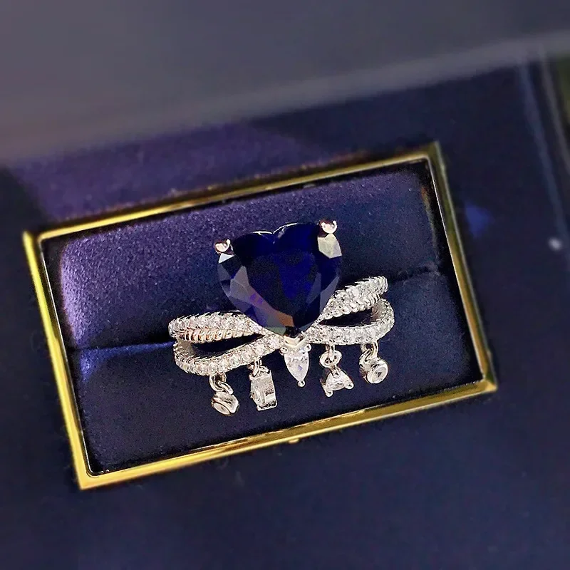 

Женское кольцо с сапфиром, серебро 925 пробы, 9 х10 мм