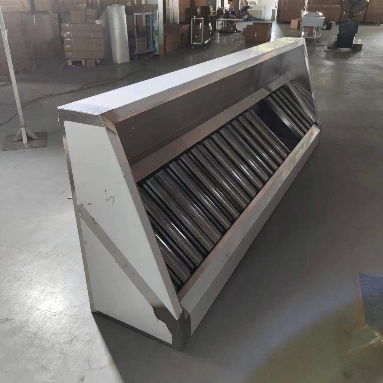 شفاط المطبخ التجاري المصنوع حسب الطلب من الفولاذ المقاوم للصدأ مع فلتر وموتو