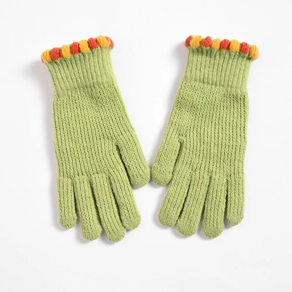 1 Pair   Knitting technology, solid color simple design, versatile.