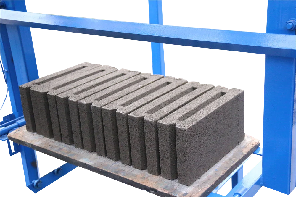 Small Concrete Pump  Engine Bricks Machine Brick Block Making Machinery QT4-26 Semi Automatic Concrete Cinder Solid
