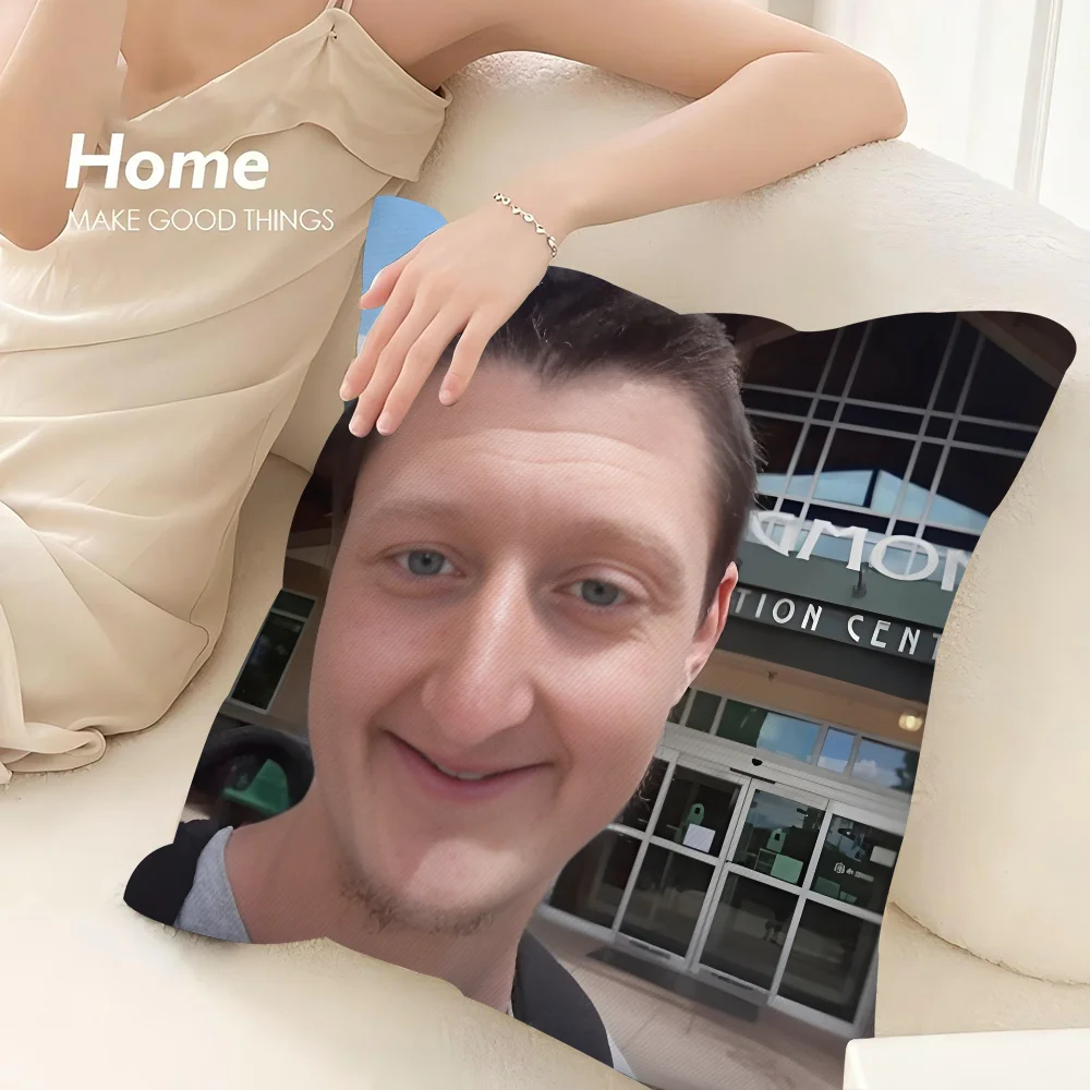 D-Daniel Larson Selfie Pillow Case 3D Print Polyester Fiber 45*45 cm Home Sofa Throw Pillow Cover Decoration Festival Gift