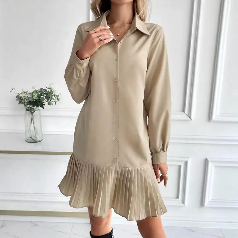 فستان قميص نسائي بأزرار لأعلى وأكمام طويلة مطوي ومرقعة فستان كاجوال بياقة على شكل طية صدر السترة فستان قصير