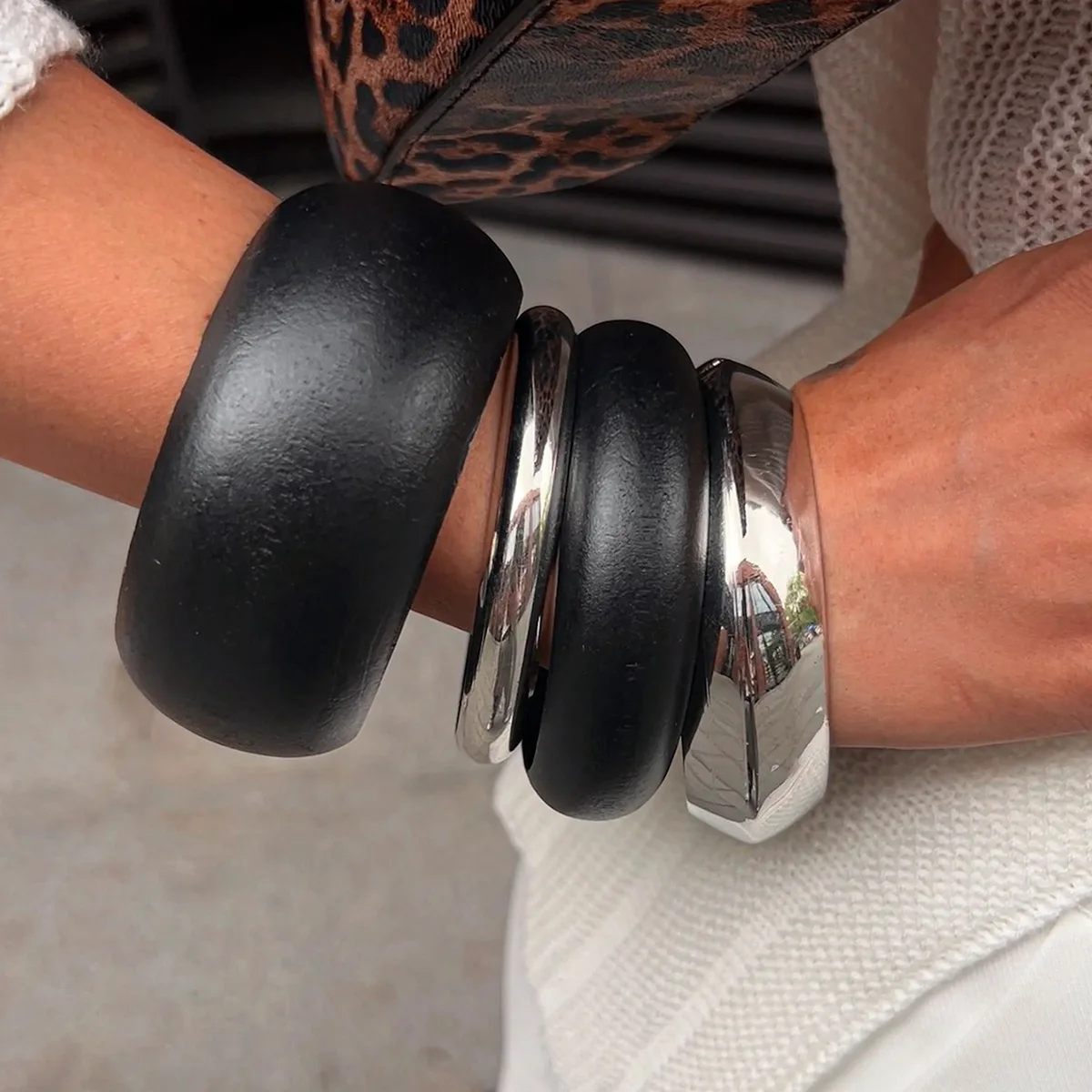 New Vintage Punk Black Wood Silver Color Metal Bangles Fashion Hip Hop Round Geometric Wide Bangles Women Men Bracelet Jewelry