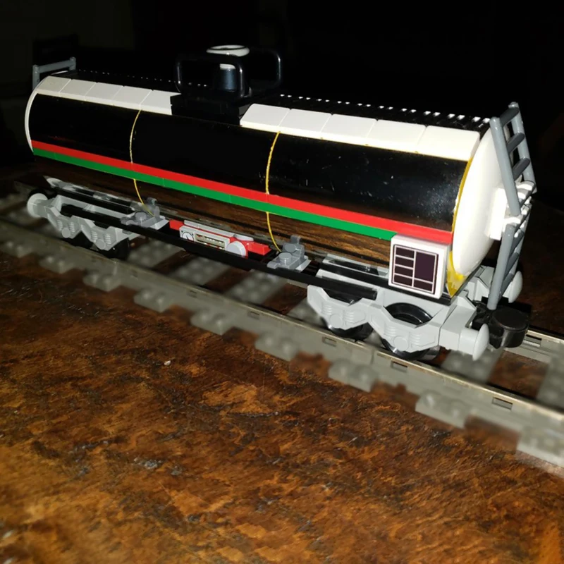 Model samochodu miejskiego MOC Klocki konstrukcyjne Lokomotywa-cysterna kolejowa Technologia modułowa Prezenty świąteczne dla dzieci Zabawki do składania Zestaw