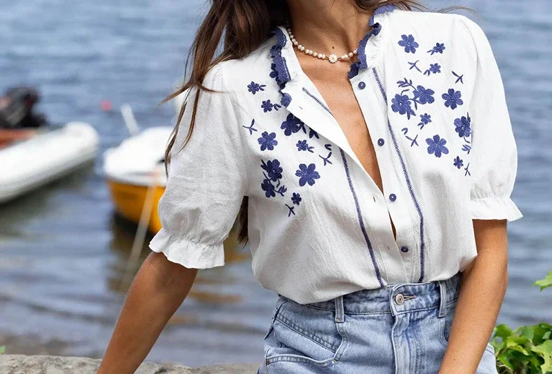 

2025 Spring and Summer New Women's Embroidered Shirt Design Sense Shirt for Women