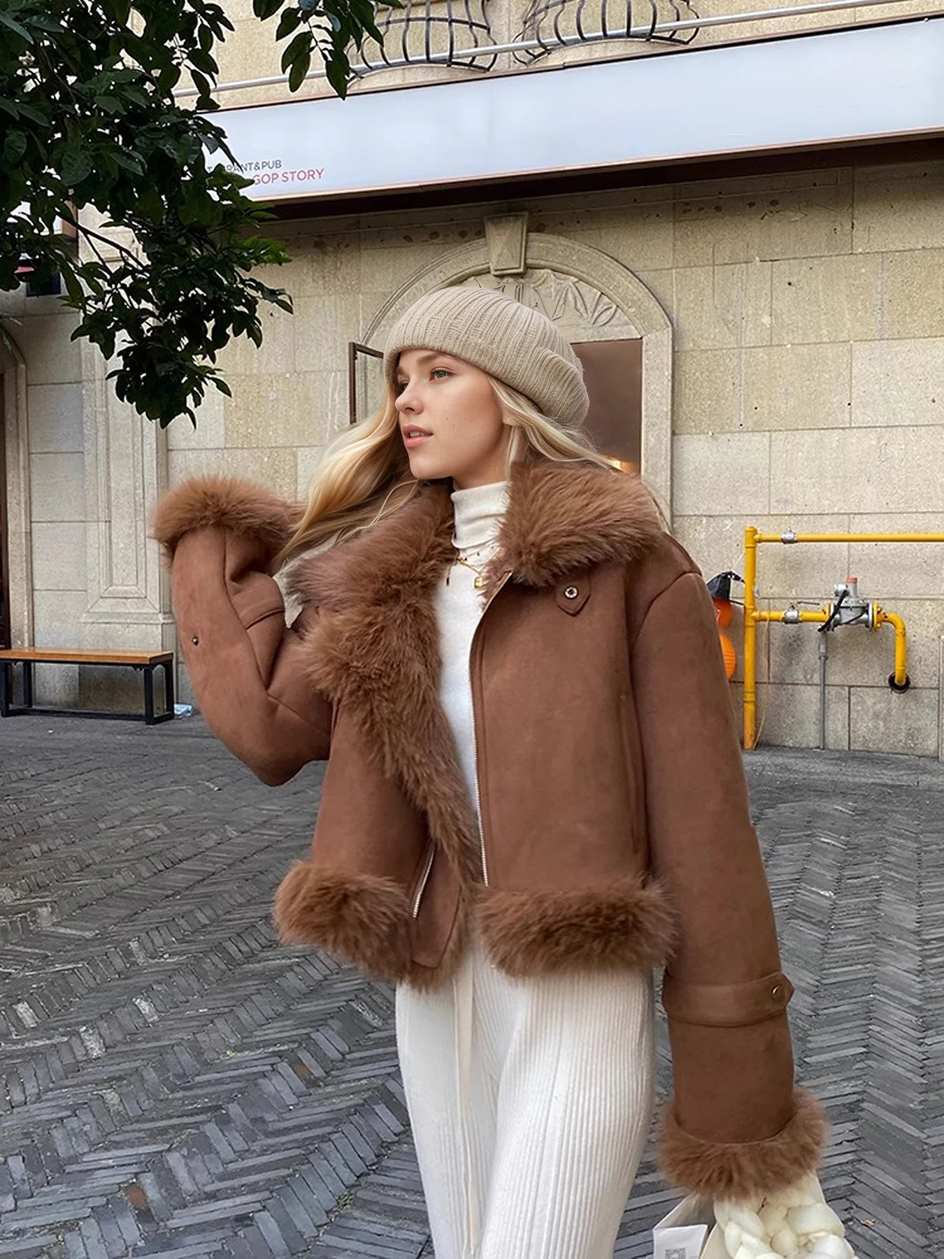

Women Chic Solid Fur Patchwork Suede Jacket Casual Lapel Pocket Long Sleeve Zipper Loose Coats Lady Winter Commute Street Coat