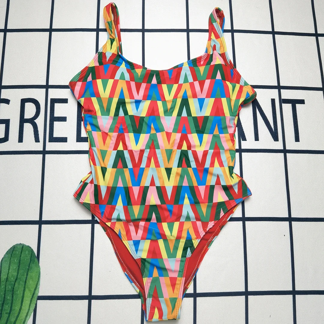 2025 تصميم فاخر 2025 الصيف السباحة بيكيني طباعة ملابس السباحة 2 قطعة مجموعة للنساء مثير ملابس السباحة Tankini السيدات ملابس الشاطئ الملابس