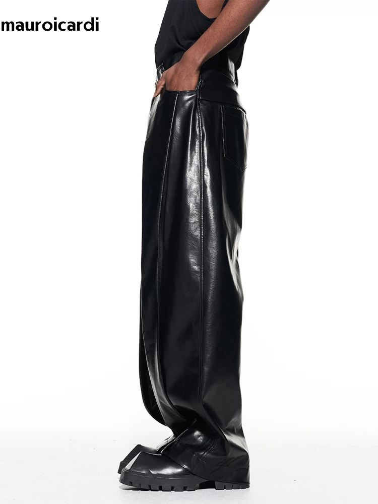 Mauroicardi Spring Autumn Long Loose Casual Baggy Black Shiny Reflective Patent Pu Leather Pants Men Wide Leg Trousers Fashions