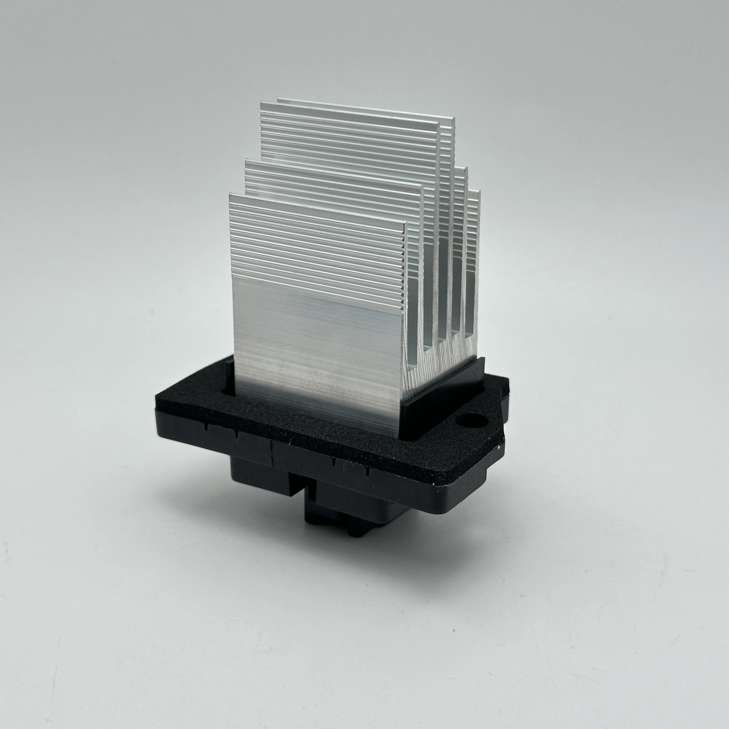 

Резистор управления скоростью вентилятора для Roewe Mg5 Mg6 OEM: Am205Yx, 10354369