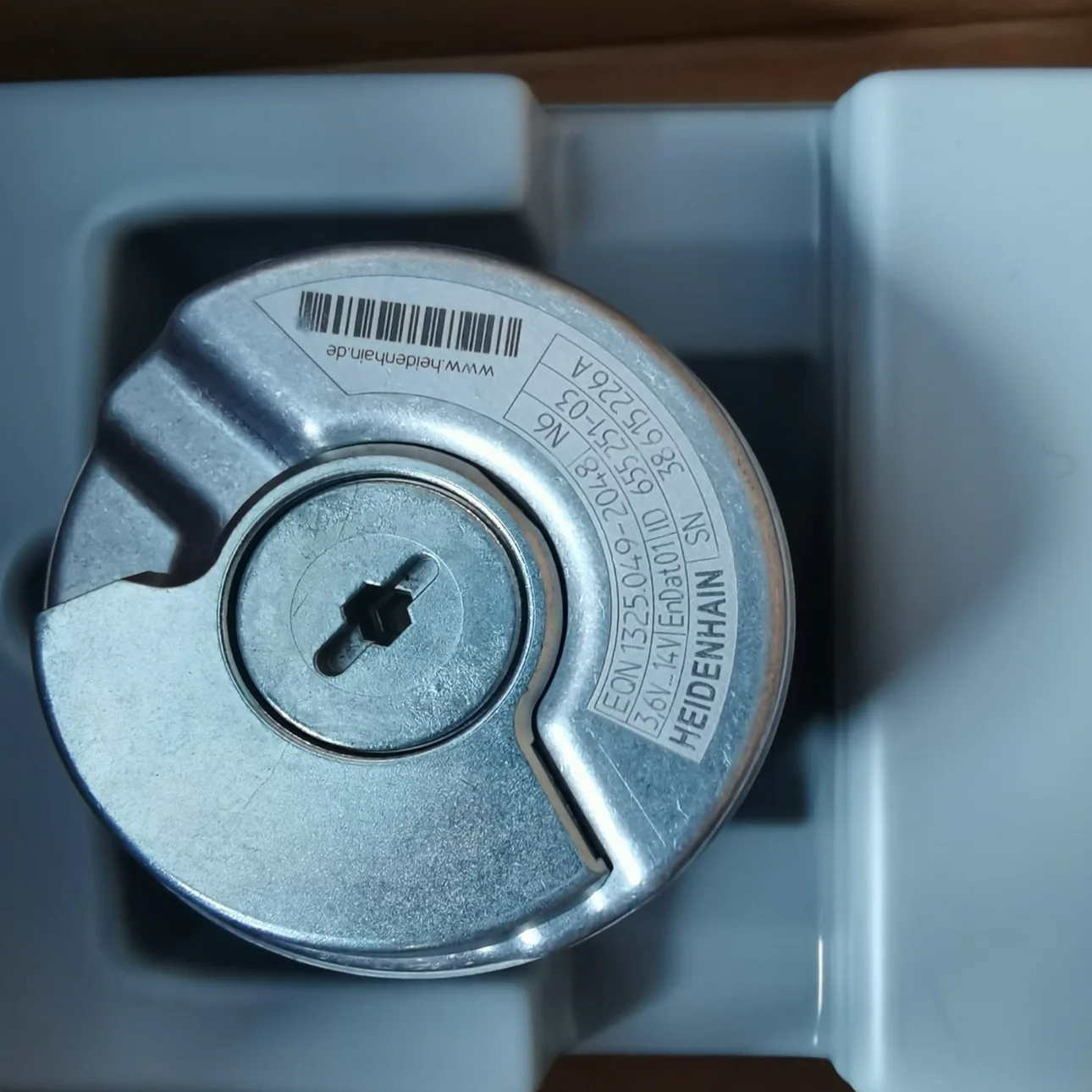 

EQN1325.049-2048 ID655251-03 All original spot Heidenhain encoder