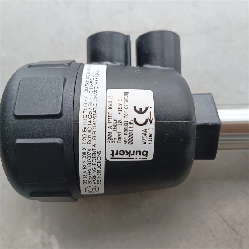 2000 TYPE 001250 00001130 00140342 00142613 Pneumatic Two Position Two Way Angle Seat Valve 00002198 00002196